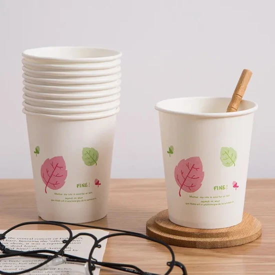 Neues Design, geprägte doppelwandige Kaffeetasse, 340 ml, Heißgetränk-Pappbecher mit Kunststoffdeckel